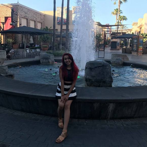 Meet your Posher, Mariela - Picture 1 of 1